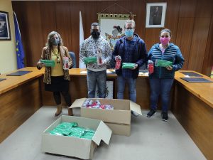 El Ayuntamiento de Ribesalbes reparte packs de seguridad a estudiantes del municipio contra la Covid 19