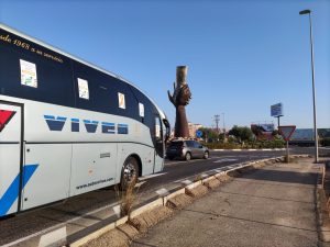 La Mesa por la Educación en Libertad saca a la calle autobuses naranja contra la Ley Celaá