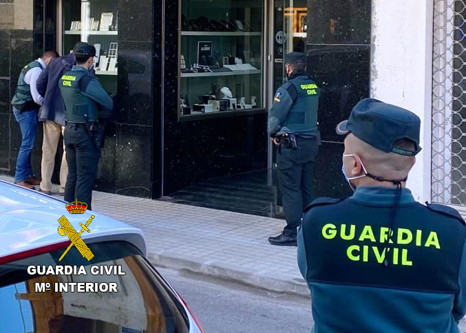 La Guardia Civil desmantela un grupo de delincuentes dedicados a cometer robos con violencia en domicilios a personas especialmente vulnerables por su edad en localidades de la Plana Baixa