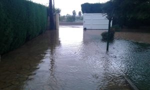 VOX denuncia las inundaciones de viviendas tras las obras en la N-340 en Benicarló