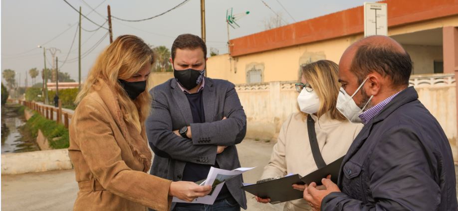 Castelló repavimenta 2,2 kilómetros de la Fileta y mejora la seguridad en el camino y la acequia