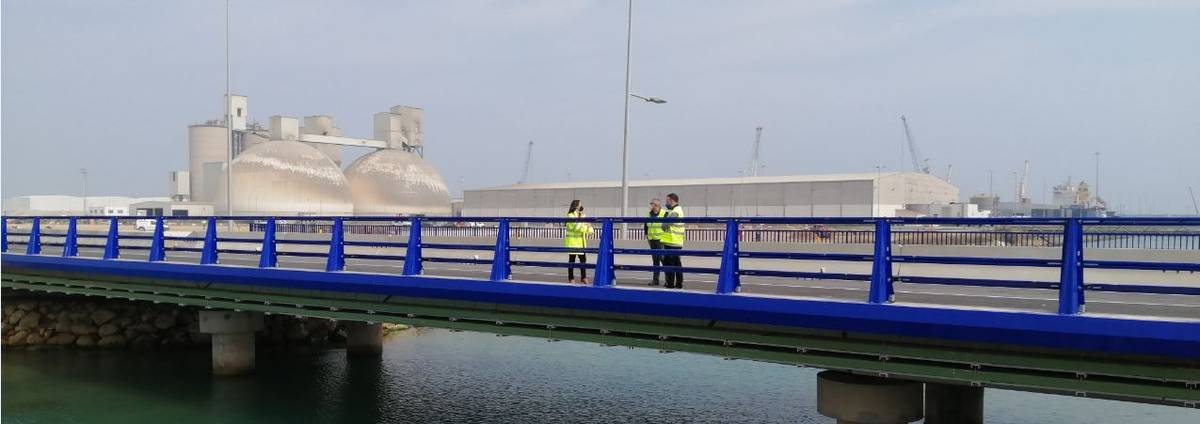 PortCastelló avanza en la dársena sur con la entrada en funcionamiento del puente sobre el canal de Iberdrola