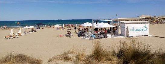 Los empresarios concesionarios de los servicios de temporada de la playa de Castellón reclaman diálogo a las diferentes administraciones para poder iniciar la temporada