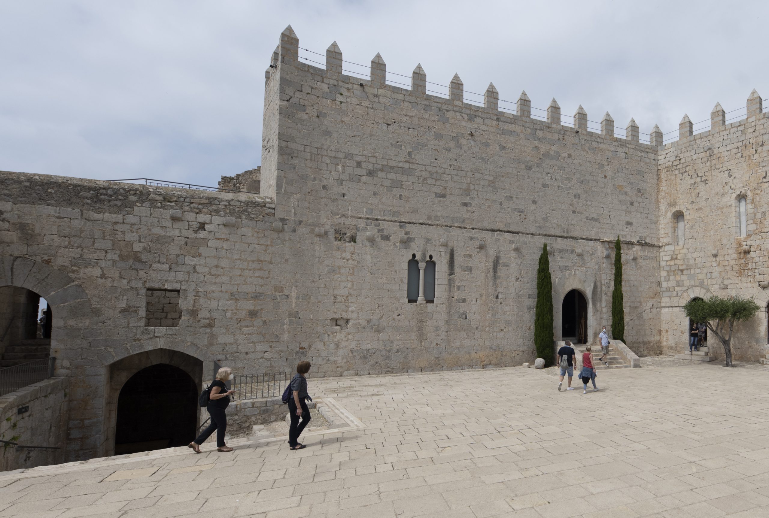 La Diputación de Castellón invierte 466.000 euros en el equipamiento expositivo del Castillo de Peñíscola para fomentar las visitas
