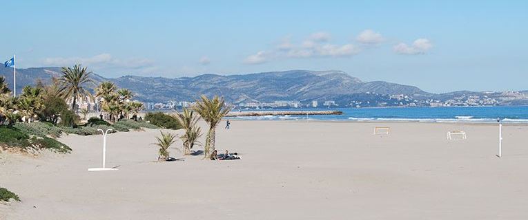 Cerrada al baño la Playa del Gurugú