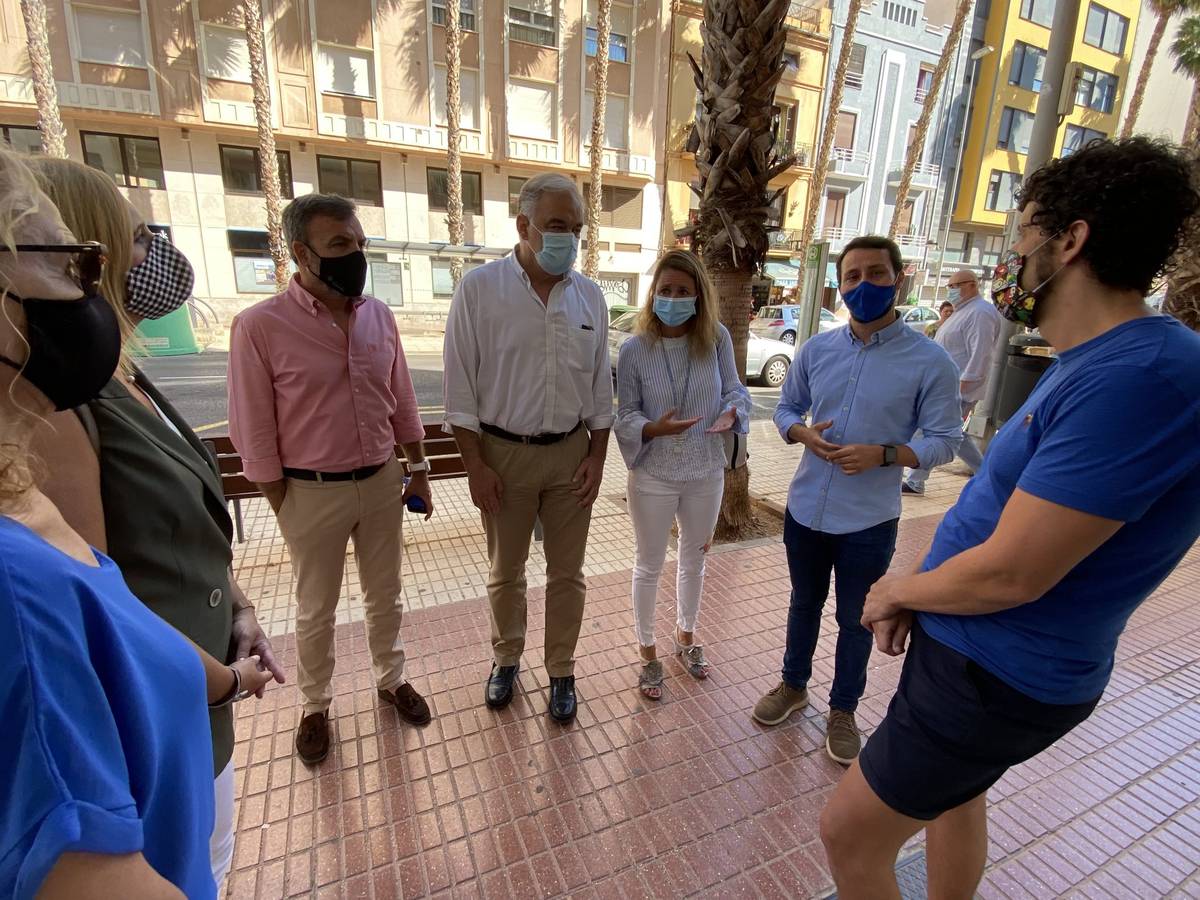 Esteban González Pons recorre la Avenida de Lidón