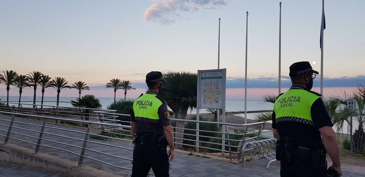 Benicàssim:  12 denuncias en una semana por incumplir el toque de queda