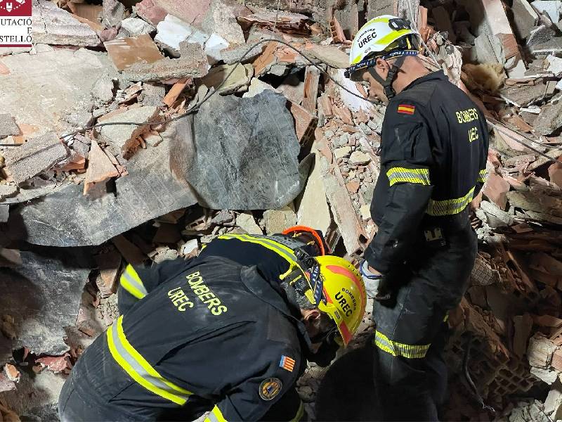 Encontrado el cadáver de un menor entre los escombros del edificio derrumbado en Peñíscola