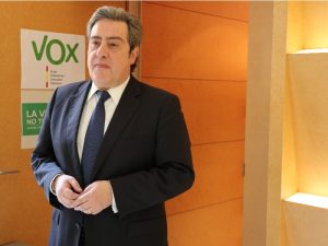 José María Llanos agradece la hospitalidad de la Real Academia Valenciana de Cultura