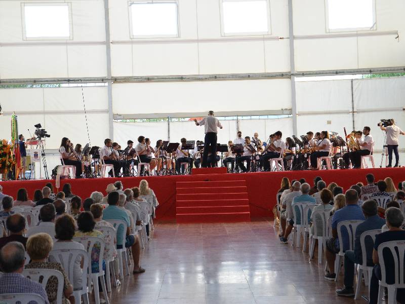 La Unió Musical d’Orpesa pone la banda sonora al inicio de las fiestas patronales