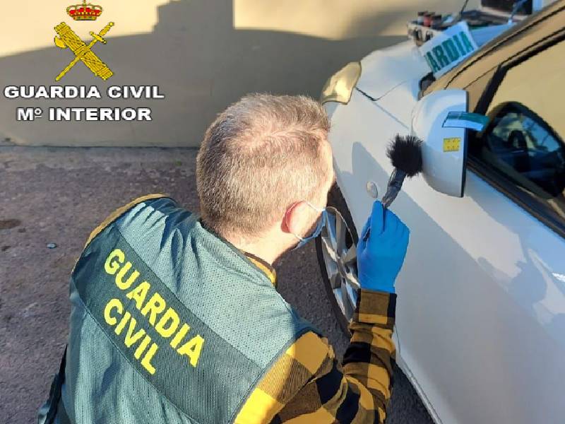 La Guardia Civil detiene a dos personas en Bétera por el robo de dos vehículos de alta gama en La Pobla de Farnals y Grao de Castellón