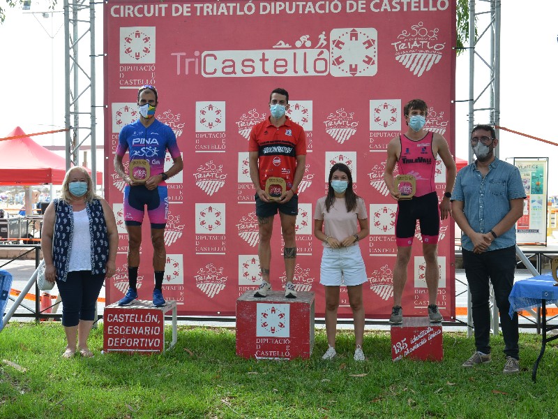 Miguel Fuentes, «profeta en su tierra»,  repite como campeón del Triatlón Sprint de Oropesa del Mar