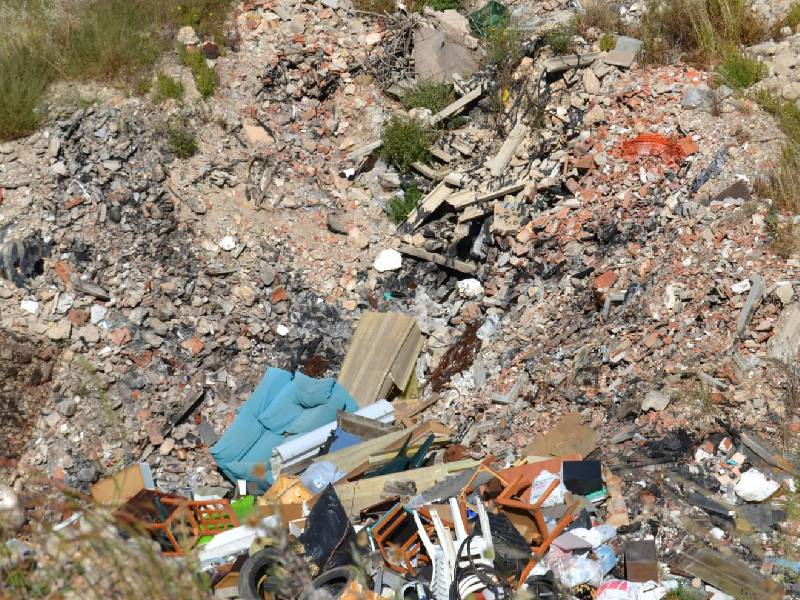 Cuartiella (PSPV-PSOE) pide información sobre la sanción que ha recibido el gobierno del PP por el vertido incontrolado de residuos en San Rafael del Río