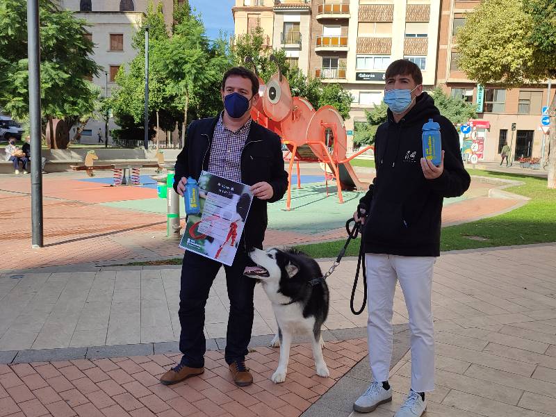 El Ayuntamiento de Castellón conciencia sobre la necesidad de limpiar con agua y jabón o vinagre la orina de los perros