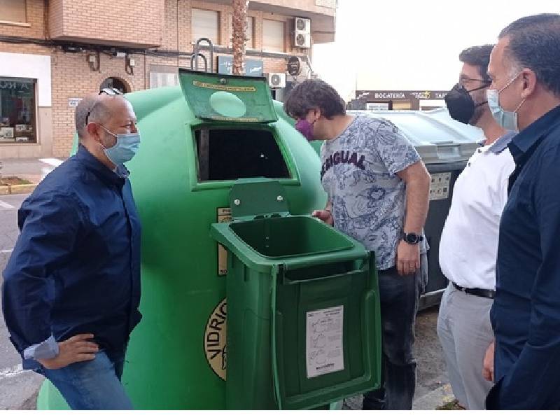 El Ayuntamiento de Vila-real inicia una campaña de reciclaje de vidrio entre el sector hostelero de la ciudad
