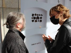 Castellón acoge la exposición ‘Ausencia se escribe como árbol’ en homenaje a las personas fallecidas en soledad durante la pandemia