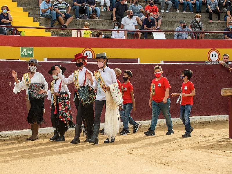 Víctor Manuel y toros, protagonistas hoy de las fiestas de Oropesa