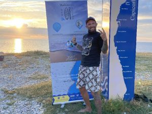 El castellonense Grossi llega a Alicante con su travesía solidaria en paddle surf