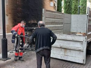 Prenden fuego a la fachada de la iglesia de San Vicente Ferrer en Castellón