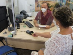 El Ayuntamiento de Benicàssim facilita el pago telemático y con tarjeta a sus vecinos