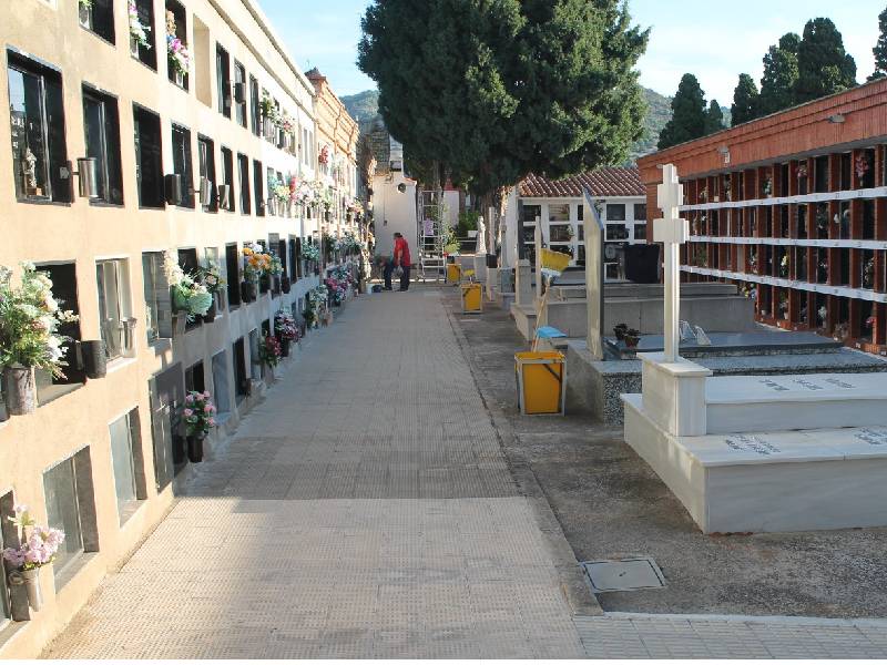 Benicàssim dispondrá de un servicio especial de transporte adaptado para ir al cementerio el día 1