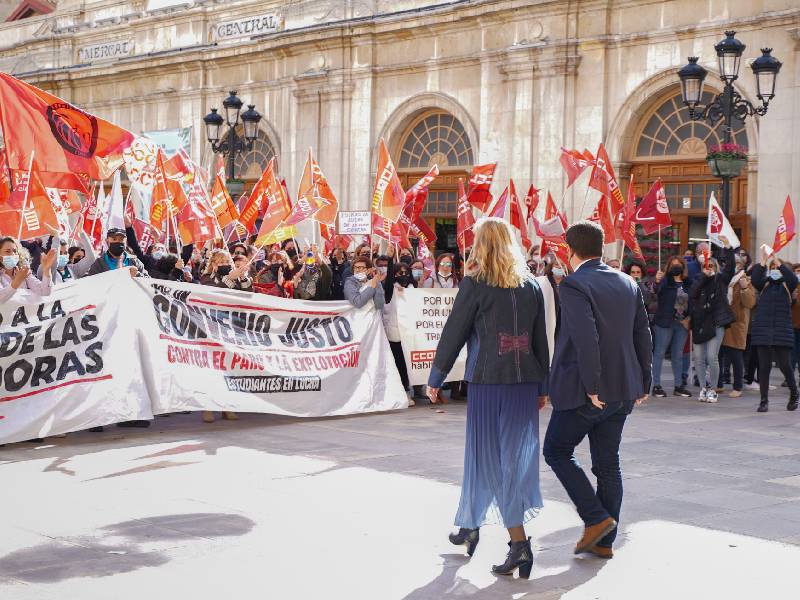 Amparo Marco e Ignasi Garcia apoyan la reivindicación justa del colectivo de la limpieza de Castelló