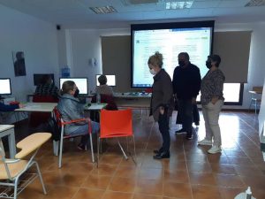 Diez alumnos inician el Taller de Jardinería de Cabanes