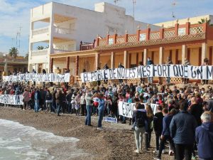 Nules vuelve a exigir la defensa y la regeneración de su litoral