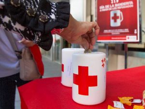 Cruz Roja Vila-real celebra su tradicional banderita solidaria a favor de la infancia