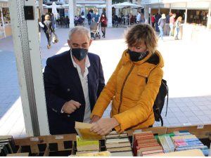 La Feria del Libro Antiguo de Castellón abre hoy sus puertas con 13 librerías y cerca de 60.000 títulos