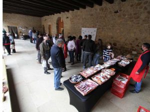 Benassal clausura el Mes de la Avellana con un mercado de productos locales