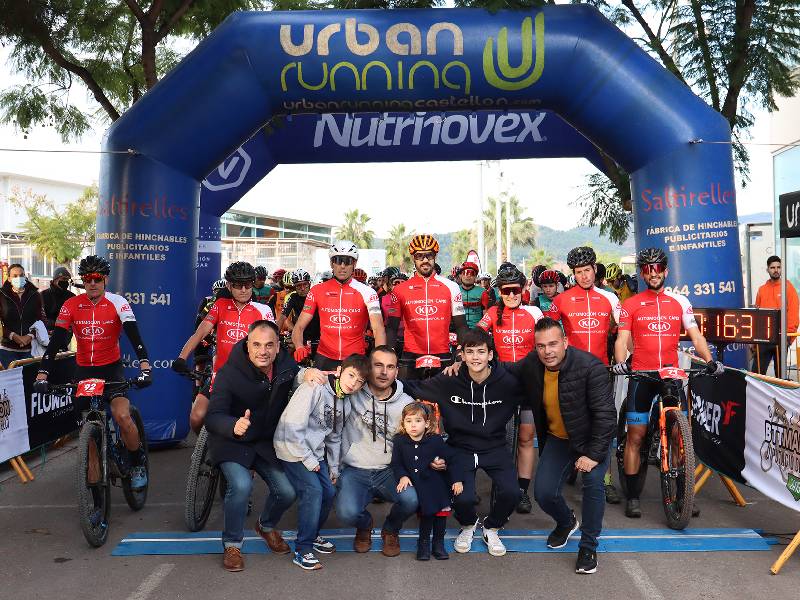 Más de 300 ciclistas se dan cita en Onda para disfrutar de su entorno en una carrera BTT