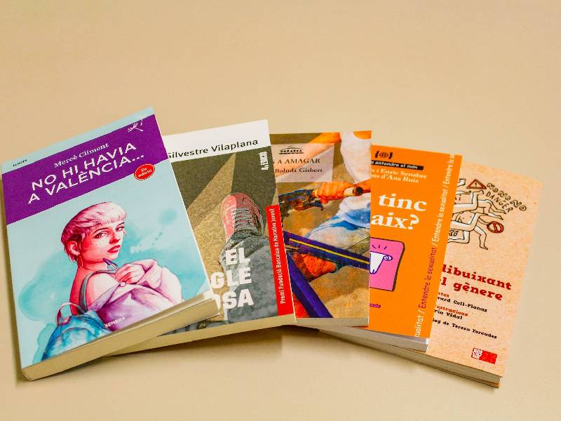 Educación distribuye libros sobre diversidad sexual a todos los centros educativos de Secundaria