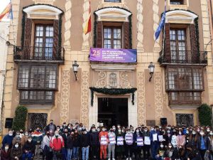 Benicarló manifesta la seua condemna i rebuig a la violència masclista