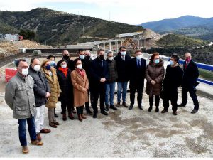 Puig visita las obras de la N-232 en el puerto de Querol de Morella, que finalizarán en primavera