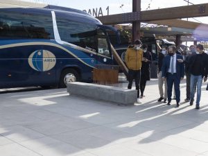 José Martí visita la nueva estación de autobuses de Vinaròs financiada por la Diputación con 200.000 euros