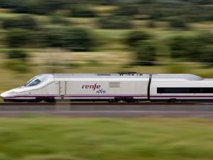 Renfe se adelanta al ‘Black Friday’ con precios especiales en billetes de Ave y Larga Distancia