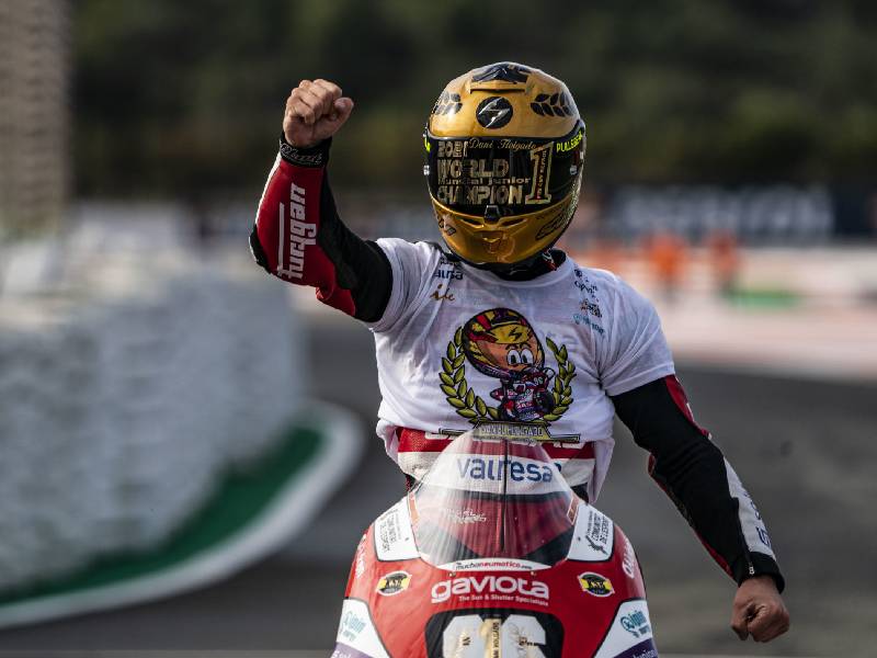 Dani Holgado Campeón del Mundo Junior de Moto3 en Valencia