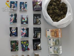 La Guardia Civil detiene in fraganti a una persona mientras realizaba un “pase” de droga en Vinaroz