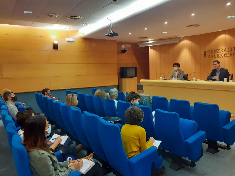 Educación se reúne con las AMPA de Castellón para explicarles la gestión del suelo educativo público