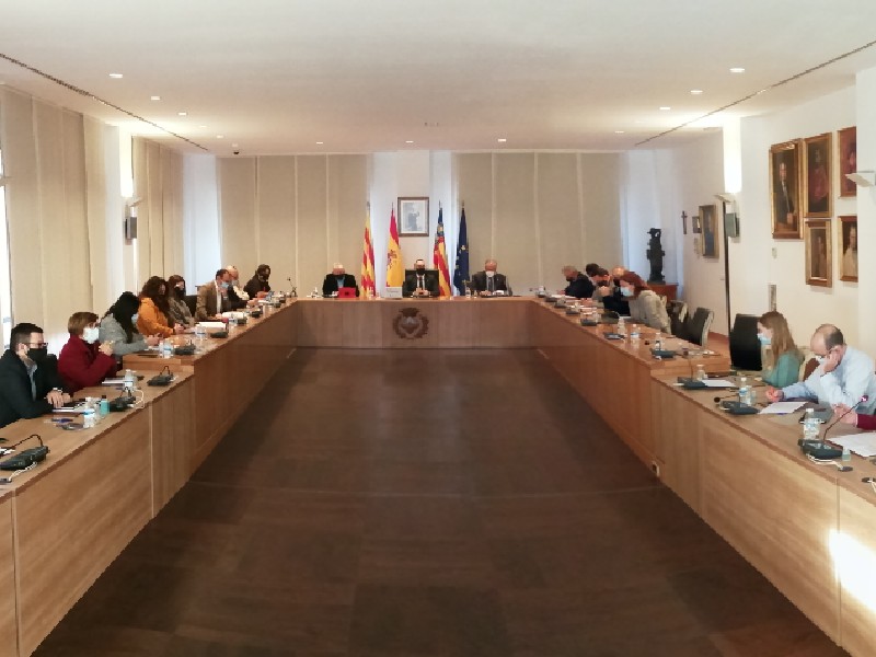 El Pleno de Vila-real aprueba una modificación de crédito de 1,5 millones para proyectos sociales como el instituto de FP, la comisaría y el albergue de Cáritas