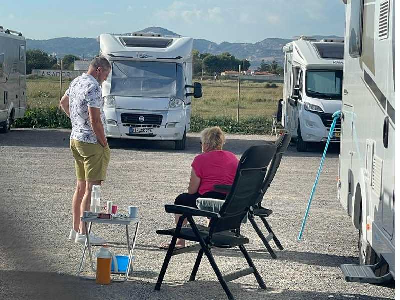 Guillamón (PPCS) denuncia que el Ayuntamiento de Castellón permita a las autocaravanas utilizar el párking junto al aeroclub de camping gratuito