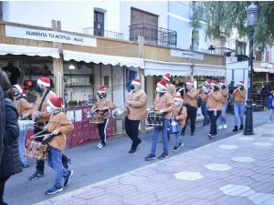 Oropesa del Mar despide la XV edición de su Mercat de Nadal al ritmo de la dolçaina y el tabal