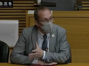 Blanch (PSPV-PSOE) defiende en las Cortes que la seguridad es una «prioridad» para el Gobierno del Botánico