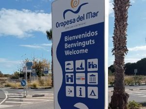 Oropesa del Mar renueva los paneles ubicados en las entradas al municipio