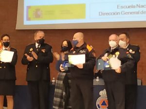 Protección Civil de Almenara recoge en nombre de todas las agrupaciones de la provincia la Placa de Honor en reconocimiento y agradecimiento por su labor durante el estado de alarma