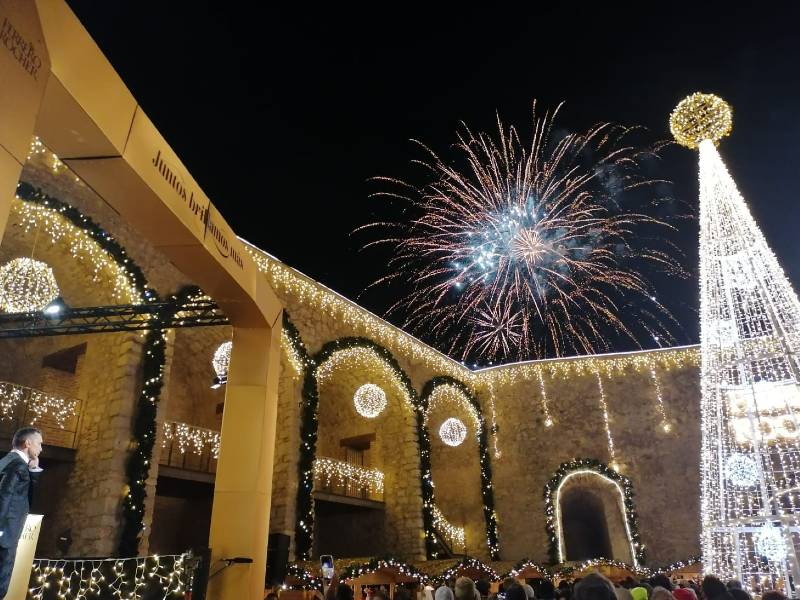 Ferrero Rocher hace brillar Peñíscola y su Mercado Navideño en su reencuentro con la Navidad