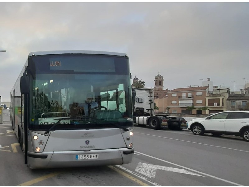 El Ayuntamiento abre el plazo para solicitar las tarjetas del bus Burriana-UJI  del segundo semestre del curso