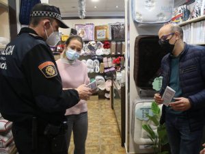 La Policía Local de Onda activa en Navidad la campaña de vigilancia ‘Comercio seguro’