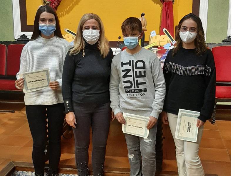 Cabanes premia el rendimiento académico del alumnado local